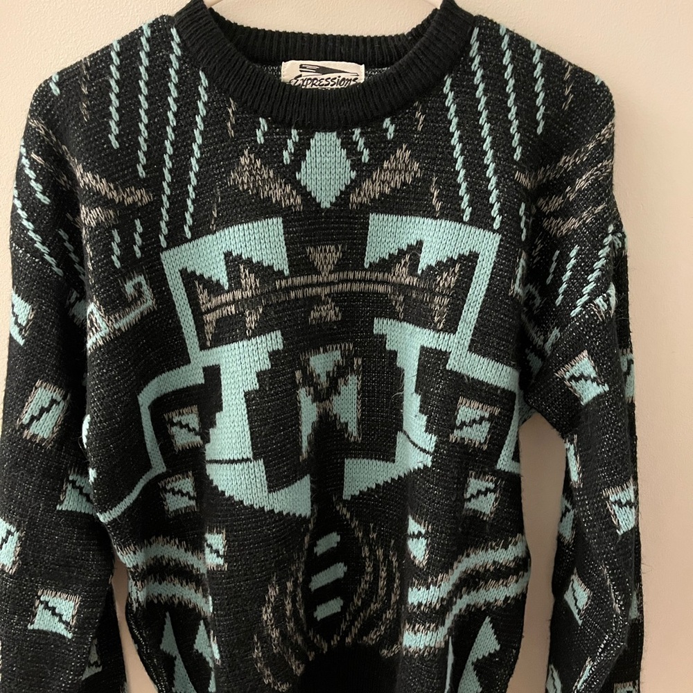 Funky vintage sweater. Cute pattern. No size would fit small or medium best